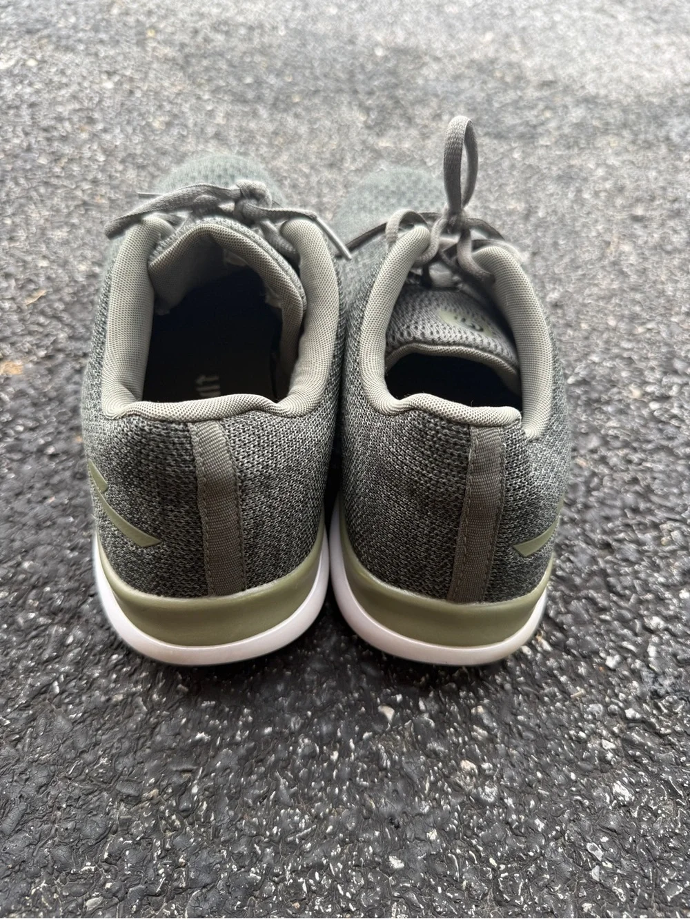 Champion Men’s Size 11 Gray Knit Athletic Running